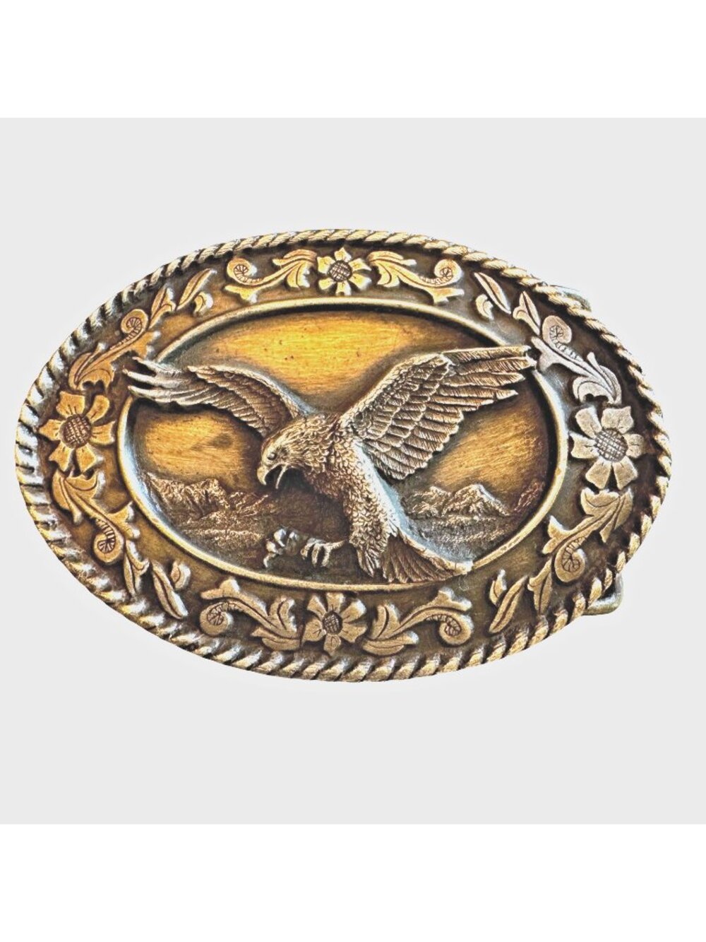 Majestic Bald Eagle Flying Over the Mountain Vintage 1985 Siskiyou Belt Buckle
